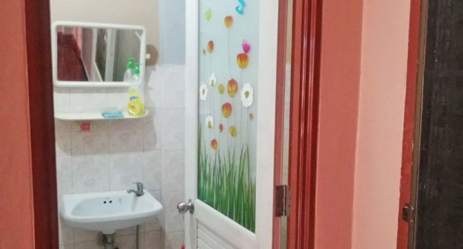 For sale 2 bedrooms townhouse in Mueang Samut Prakan, Samut Prakan