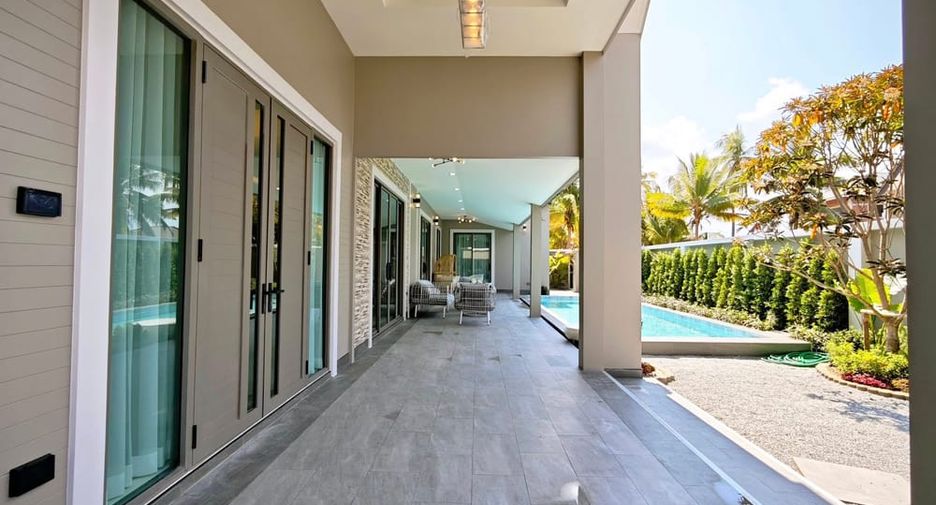 À vendre 4 chambres villa à East Pattaya, Pattaya