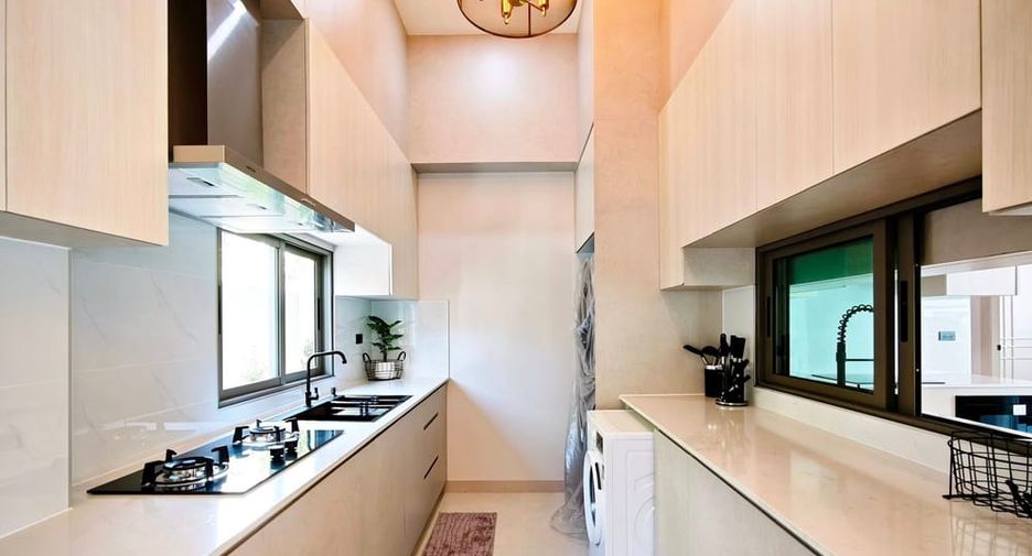 À vendre 4 chambres villa à East Pattaya, Pattaya