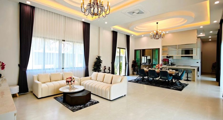 À vendre 4 chambres villa à East Pattaya, Pattaya