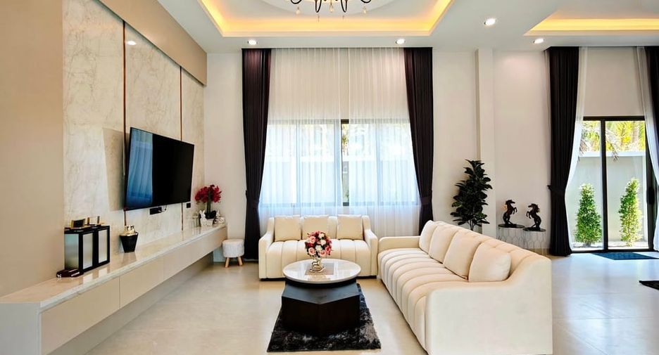 À vendre 4 chambres villa à East Pattaya, Pattaya