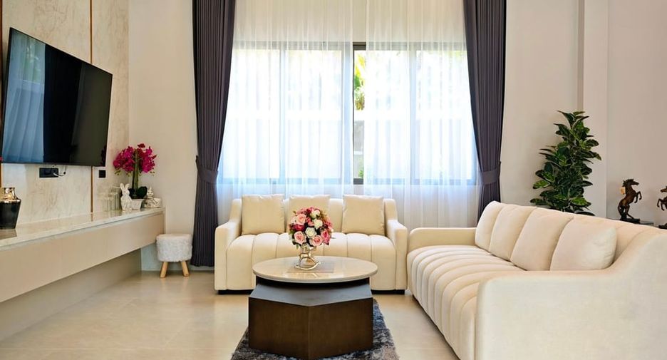 À vendre 4 chambres villa à East Pattaya, Pattaya