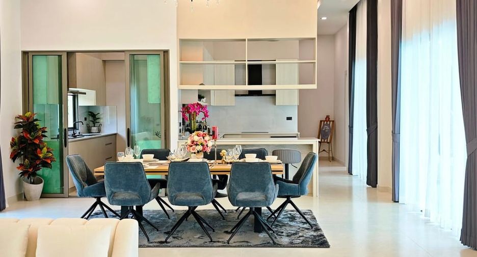 À vendre 4 chambres villa à East Pattaya, Pattaya