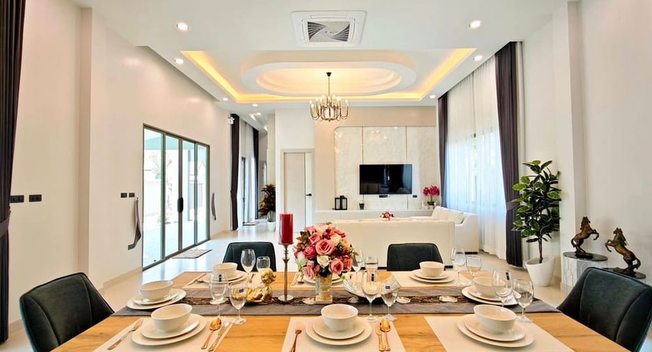À vendre 4 chambres villa à East Pattaya, Pattaya