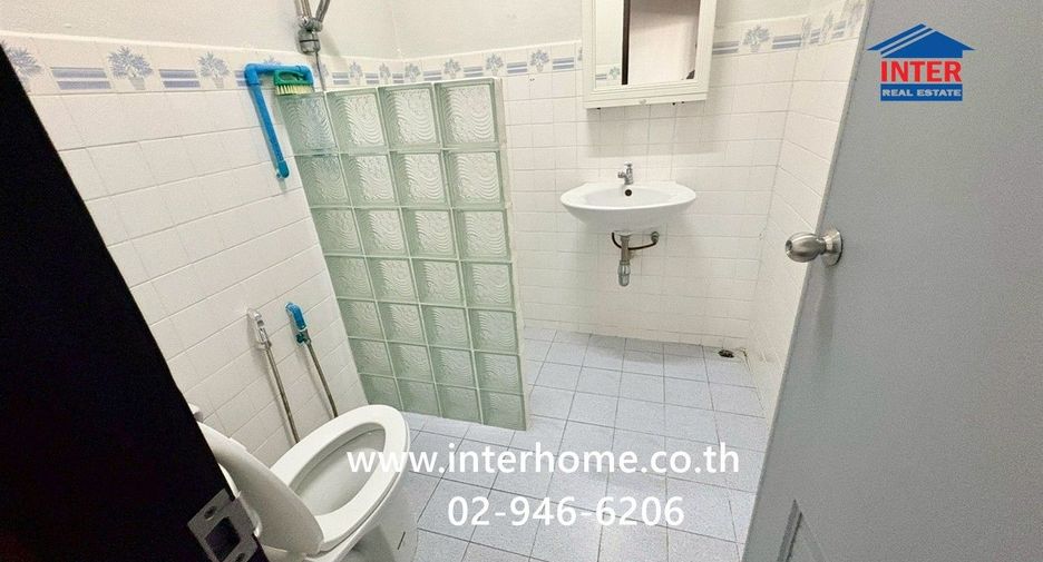Продажа 3 спальни таунхаус в Лат Пхрао, Бангкок