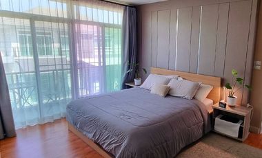 For rent and for sale 4 bedrooms house in Saphan Sung, Bangkok