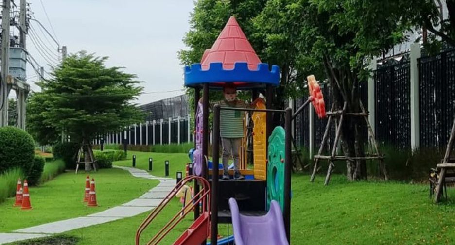 For rent and for sale 4 bedrooms house in Saphan Sung, Bangkok