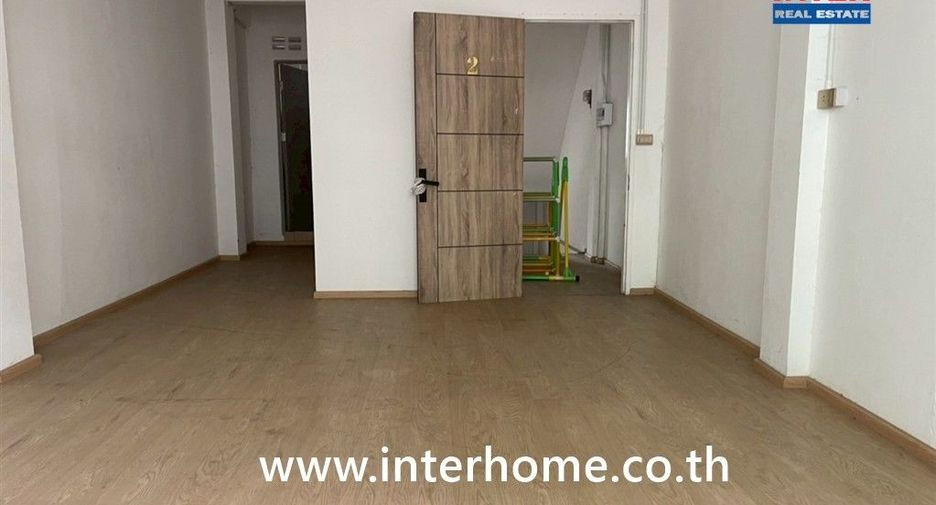 Продажа 4 спальни торговое помещение в Банг Кхен, Бангкок