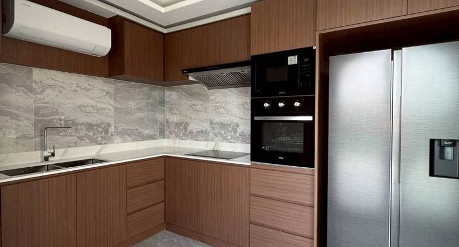 For rent and for sale 4 bedrooms house in Bang Lamung, Chonburi