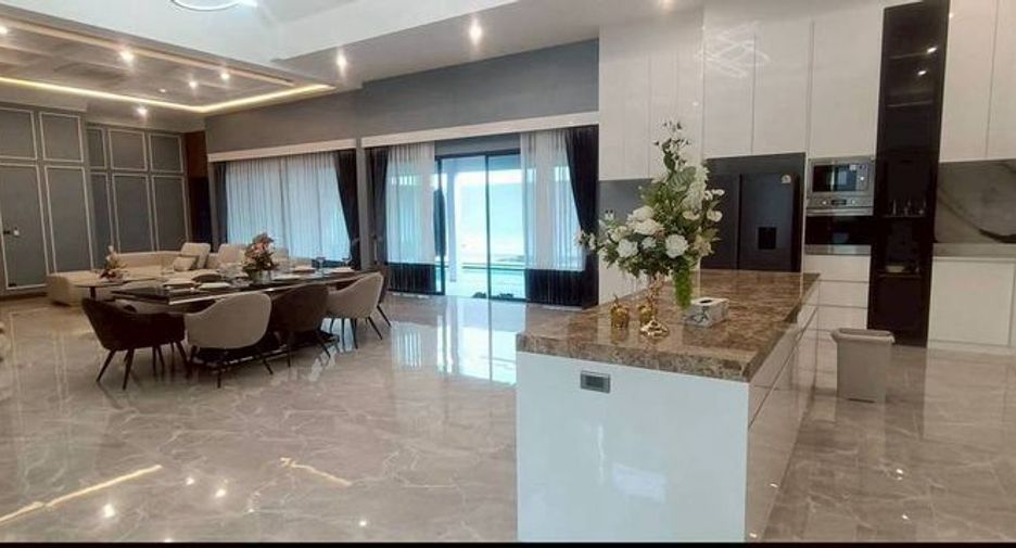 For rent and for sale 4 bedrooms house in Bang Lamung, Chonburi