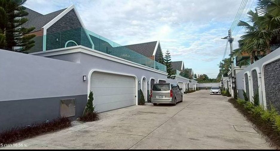 For rent and for sale 4 bedrooms house in Bang Lamung, Chonburi