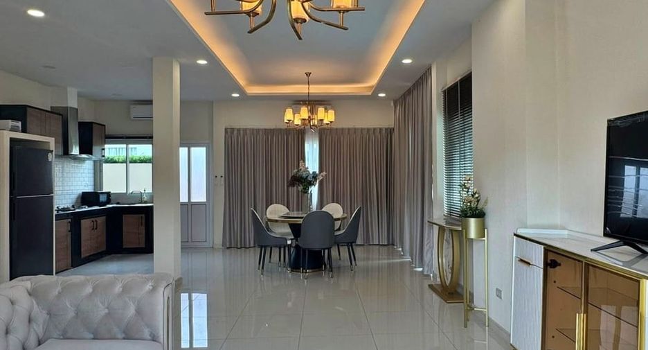 For sale 4 bedrooms villa in Huay Yai, Pattaya