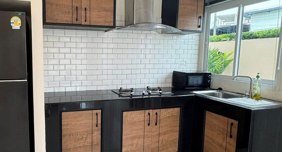 For sale 4 bedrooms villa in Huay Yai, Pattaya