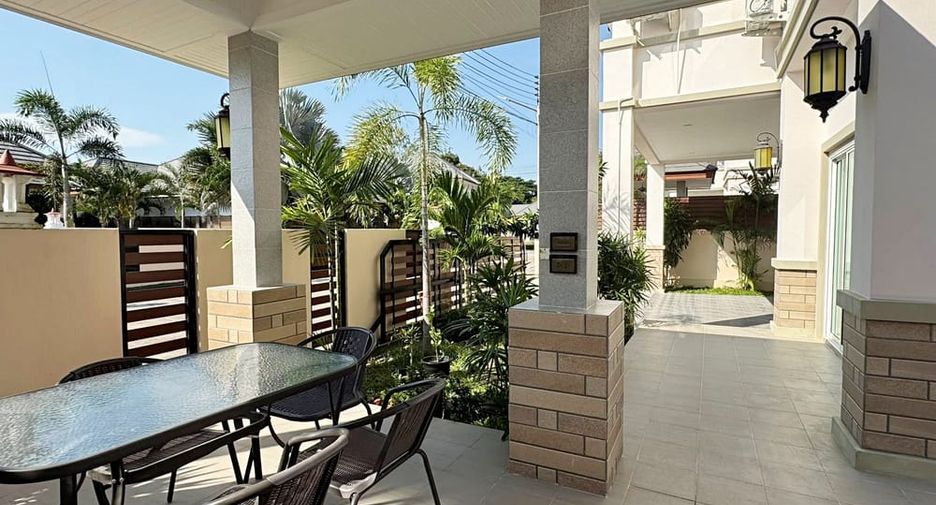 For sale 4 bedrooms villa in Huay Yai, Pattaya
