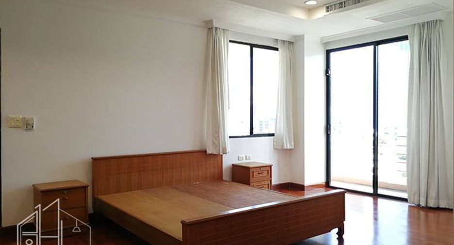 For rent 3 bedrooms condo in Watthana, Bangkok