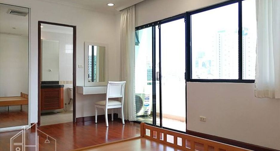 For rent 3 bedrooms condo in Watthana, Bangkok