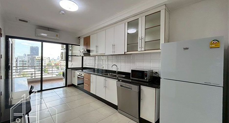 For rent 3 bedrooms condo in Watthana, Bangkok