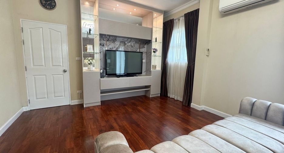 Haus zur Miete mit 3 Zimmer in Prawet, Bangkok