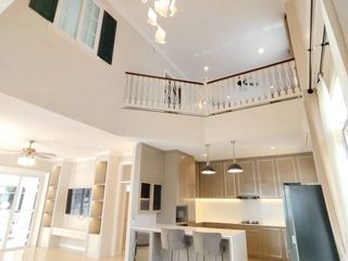出租 4 卧室 独立屋 在 Bang Na, 曼谷