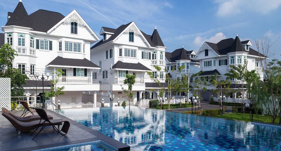 Haus zur Miete mit 4 Zimmer in Bang Na, Bangkok