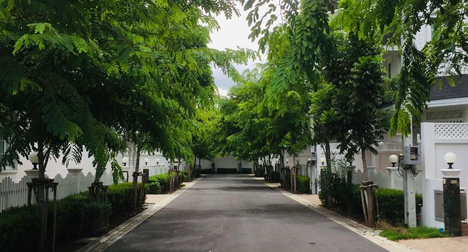 Haus zur Miete mit 4 Zimmer in Bang Na, Bangkok