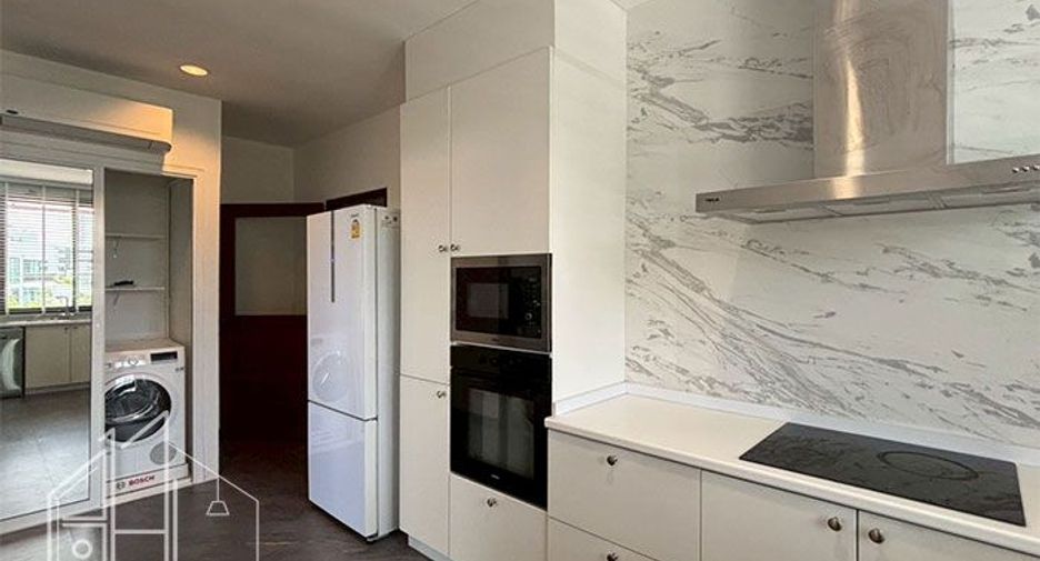 For rent 2 bedrooms condo in Watthana, Bangkok