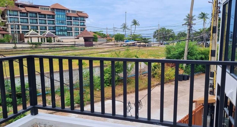 For rent and for sale 4 bedrooms house in Jomtien, Pattaya