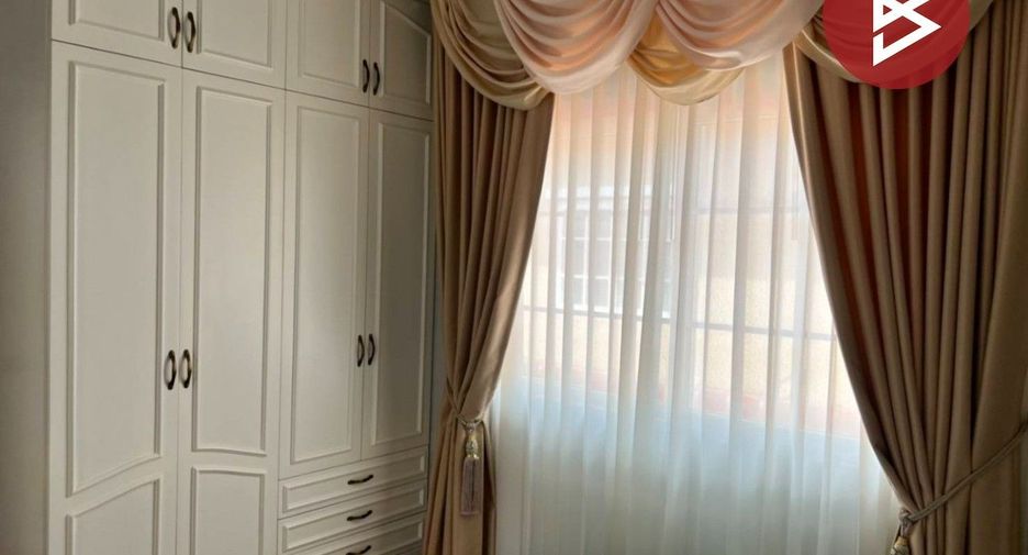 For sale 4 bedrooms house in Bang Khae, Bangkok