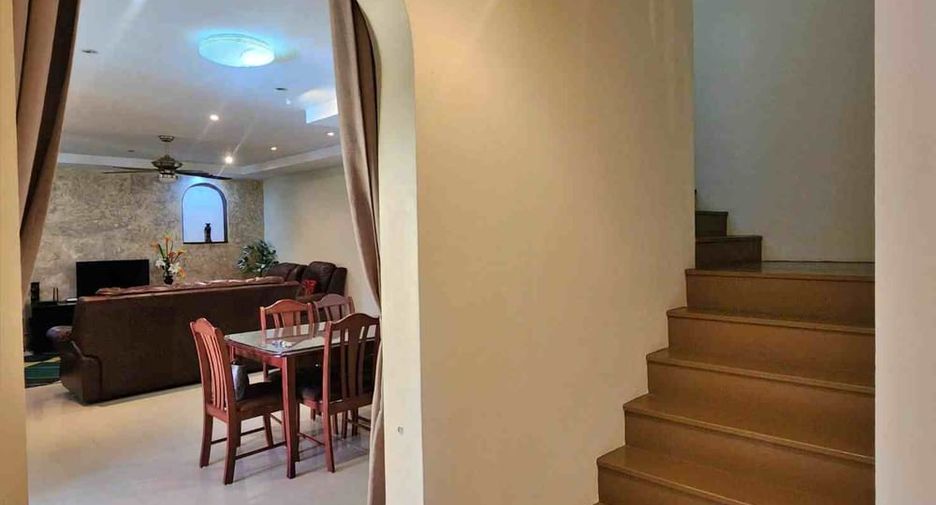 For rent and for sale 3 bedrooms villa in East Pattaya, Pattaya