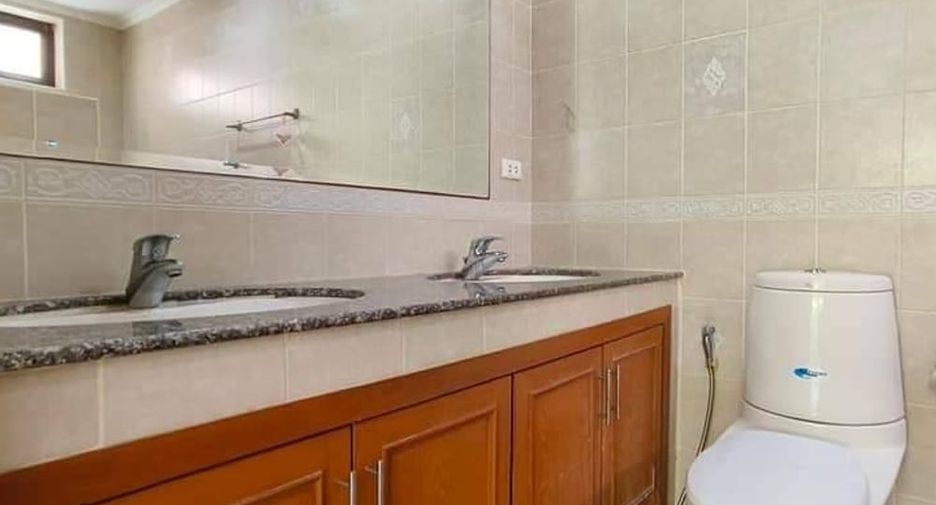 For sale 3 bedrooms villa in Jomtien, Pattaya