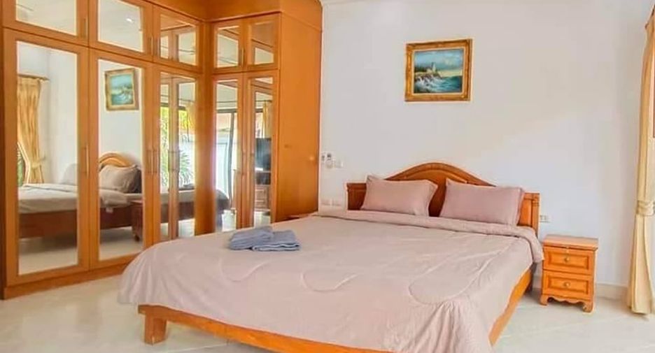 For sale 3 bedrooms villa in Jomtien, Pattaya
