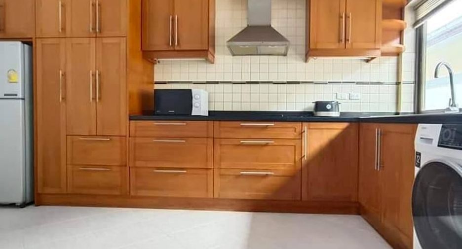 For sale 3 bedrooms villa in Jomtien, Pattaya
