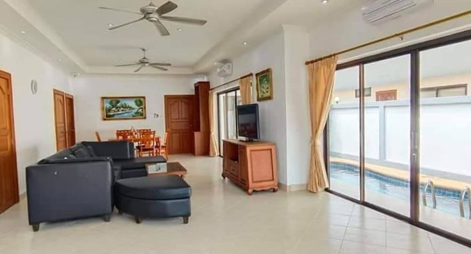 For sale 3 bedrooms villa in Jomtien, Pattaya