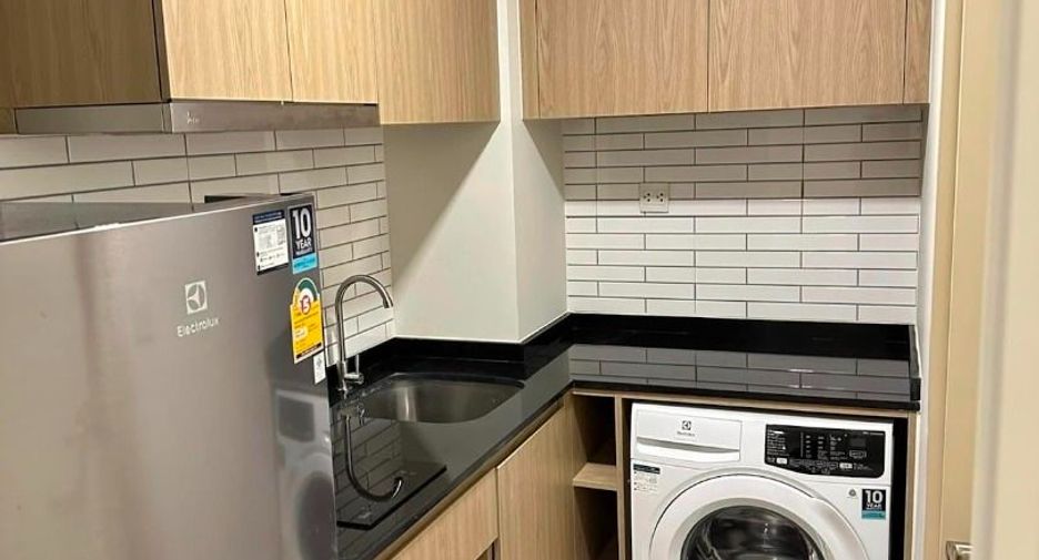 For rent 2 bedrooms condo in Phra Khanong, Bangkok