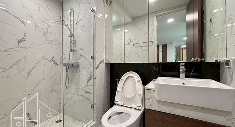 For rent 2 bedrooms condo in Watthana, Bangkok