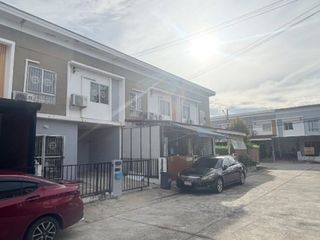 For sale 3 bedrooms townhouse in Mueang Pathum Thani, Pathum Thani