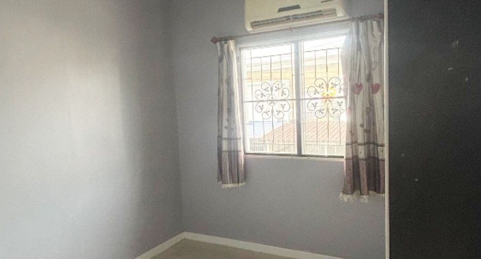 For sale 3 bedrooms townhouse in Mueang Pathum Thani, Pathum Thani