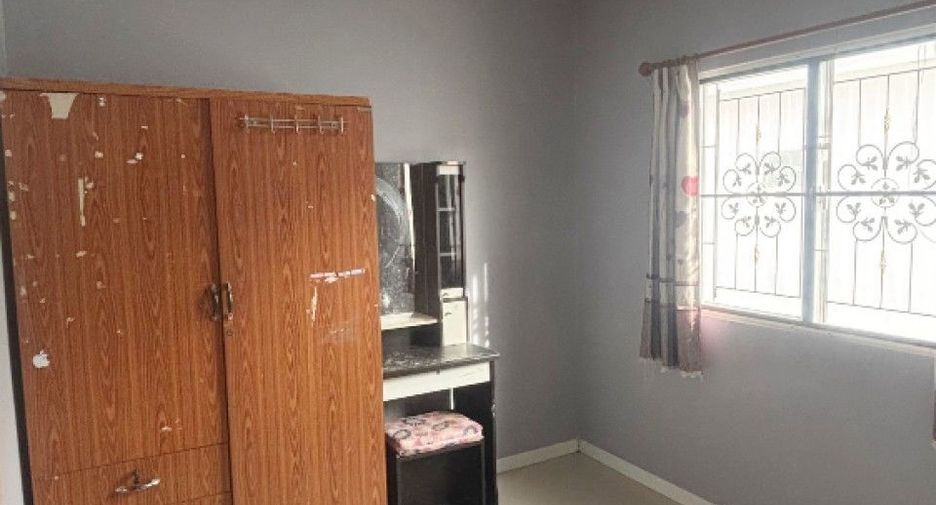 For sale 3 bedrooms townhouse in Mueang Pathum Thani, Pathum Thani