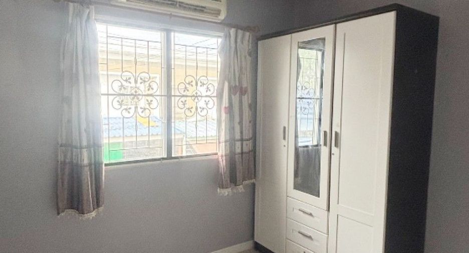 For sale 3 bedrooms townhouse in Mueang Pathum Thani, Pathum Thani