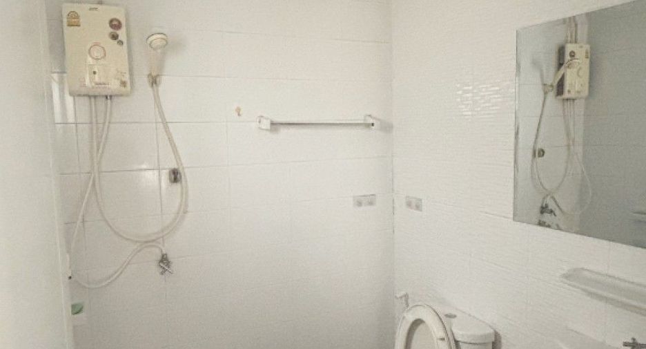For sale 3 bedrooms townhouse in Mueang Pathum Thani, Pathum Thani