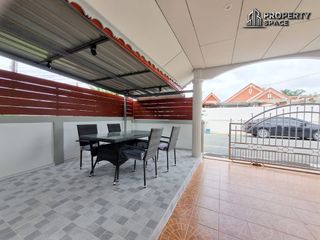 À louer et à vendre 4 chambres villa à Bang Lamung, Chonburi