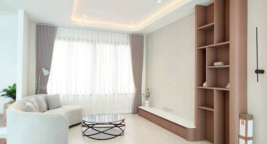 For rent and for sale 4 bedrooms villa in Mueang Chiang Mai, Chiang Mai