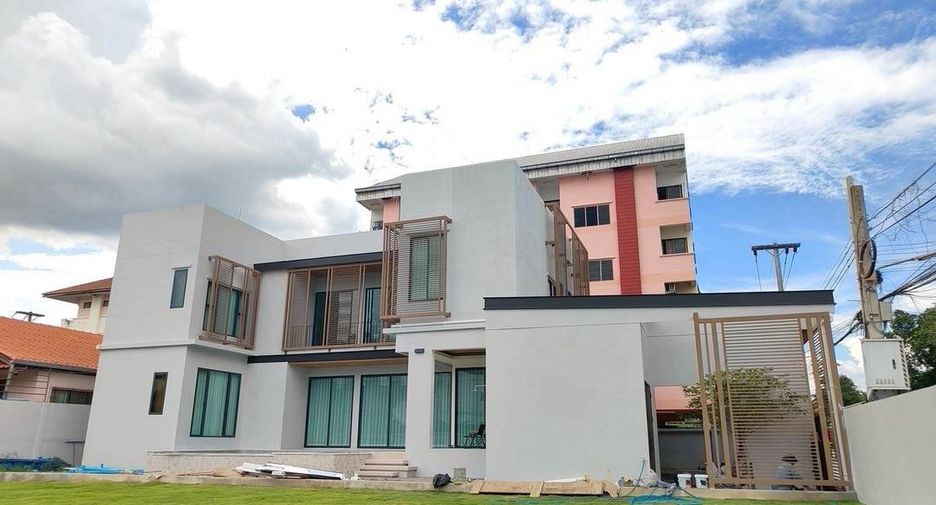 For rent and for sale 4 bedrooms villa in Mueang Chiang Mai, Chiang Mai