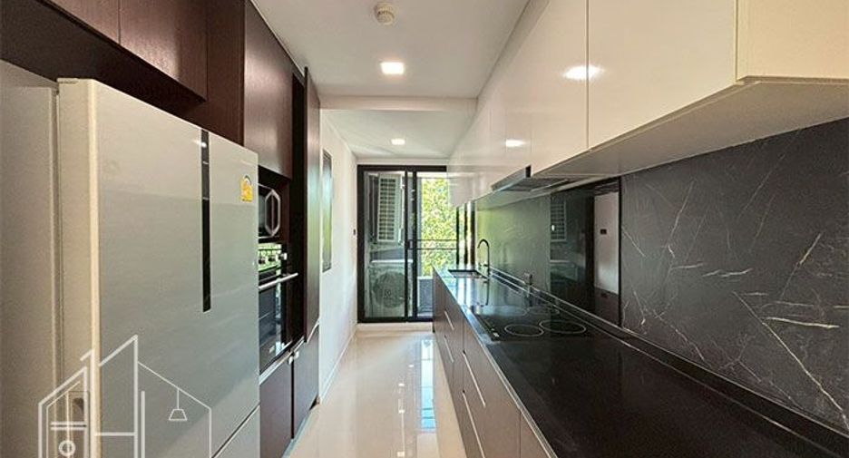 For rent 2 bedrooms condo in Watthana, Bangkok