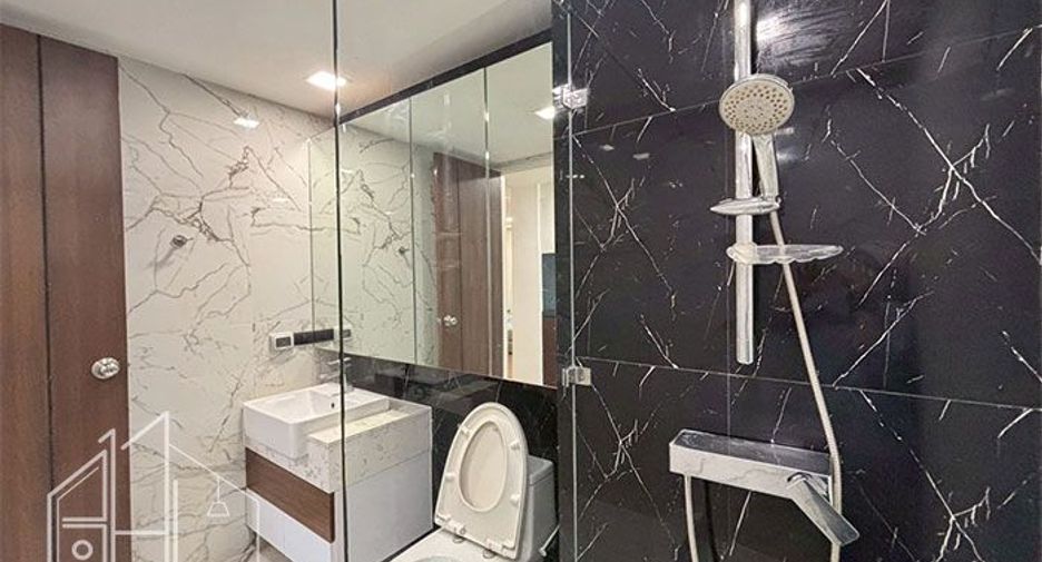 For rent 2 bedrooms condo in Watthana, Bangkok