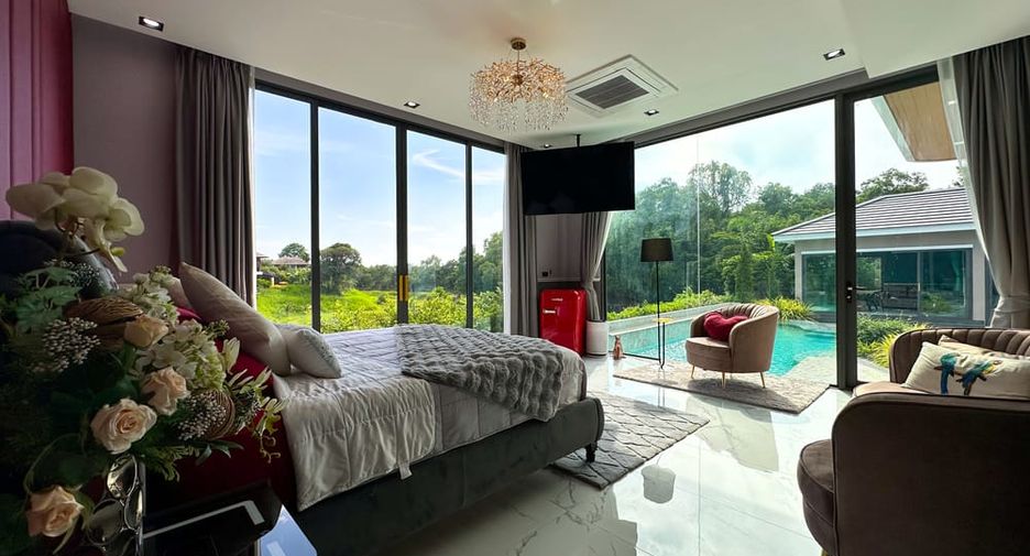 For sale 4 bedrooms villa in East Pattaya, Pattaya
