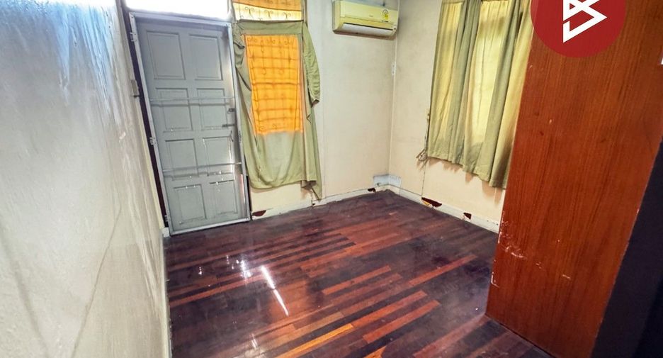 For sale 3 ベッドルーム house in Huai Khwang, Bangkok