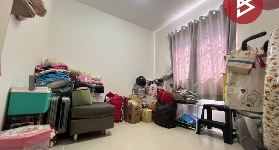 For sale 3 bedrooms townhouse in Mueang Samut Prakan, Samut Prakan