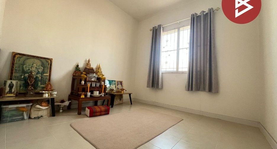 For sale 3 bedrooms townhouse in Mueang Samut Prakan, Samut Prakan