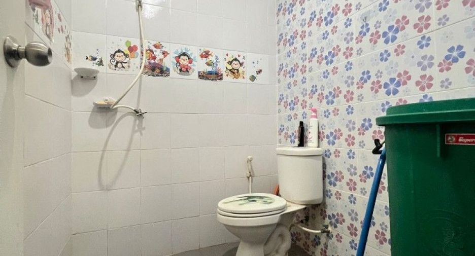 For sale 3 bedrooms townhouse in Mueang Samut Prakan, Samut Prakan